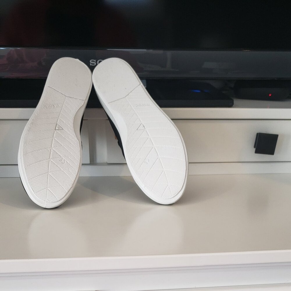 New: Vionic Beach Malibu Slip on Sneaker: Canvas Sz. 6.5 - Picture 7 of 7